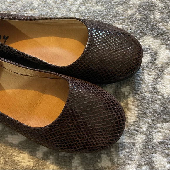 French Sole FS/NY Zeppa-Chocolate Snake Flats Made in Italy - Picture 5 of 10